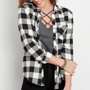 Black and white Buffalo plaid button up